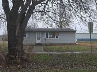 1121 S Hickory St, Centralia, IL 62801