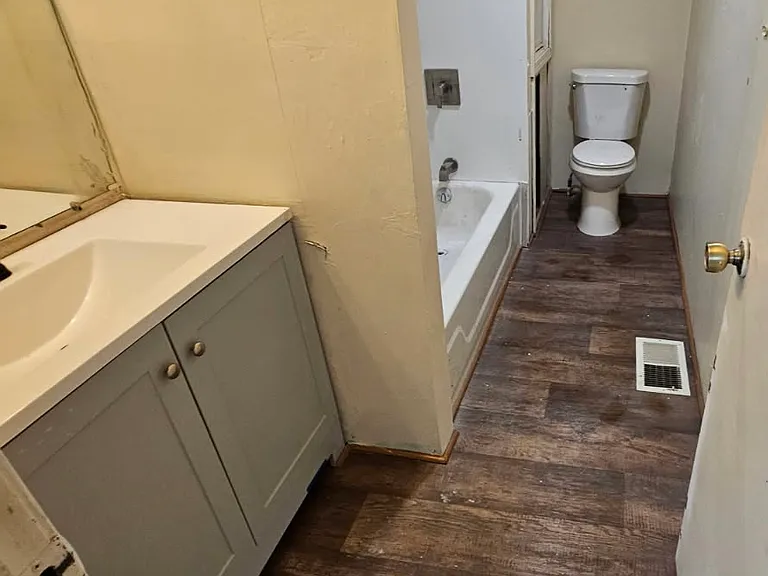 913 N Elliott St — Photo 7