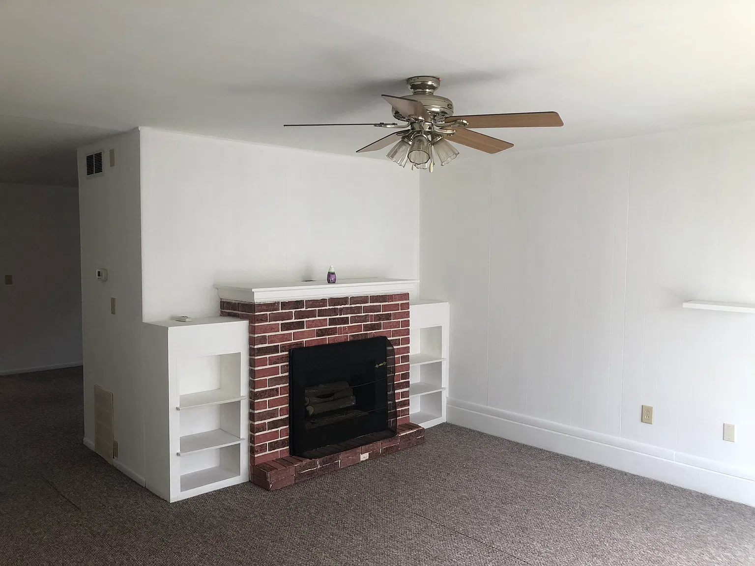2220 W Iowa St — Photo 2