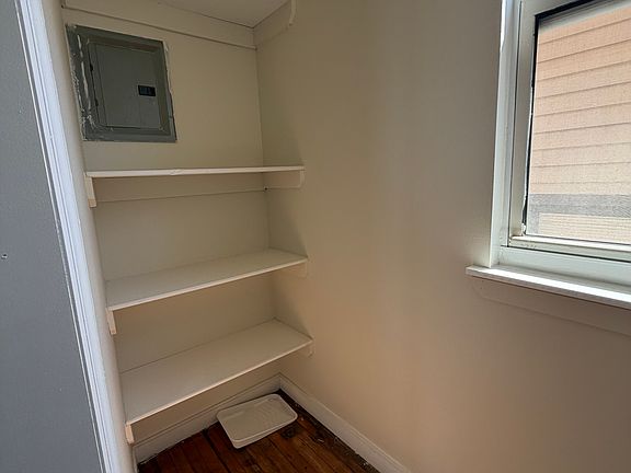 5th image of 756 E 225th St #3