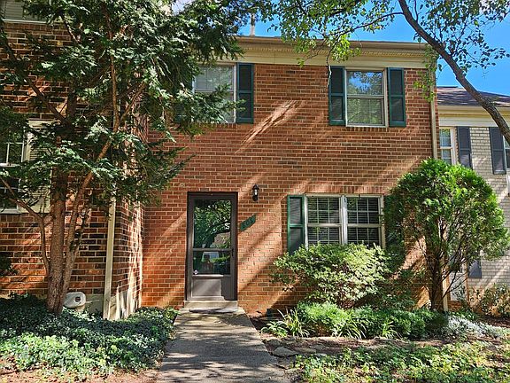 3rd image of 808 College Pkwy Unit 10