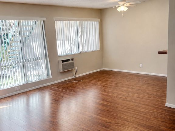 3rd image of 351 Riverdale Dr APT 6