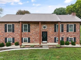 100 Foster Dr, Lenoir City, TN 37772