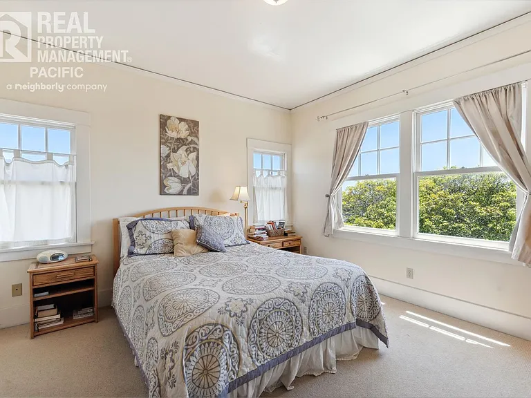 1550 Beverly Pl — Photo 19