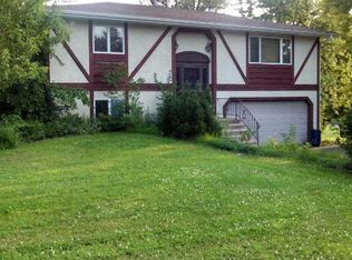 618 Eisenhower Dr, Saint Croix Falls, WI 54024