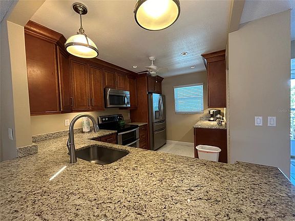 3rd image of 4040 Ironwood Cir APT 404F