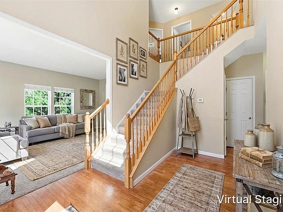 3rd image of 153 Hunter Dr
