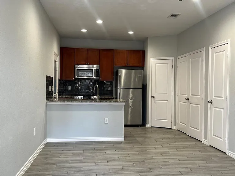 10978 Maywood St — Photo 7