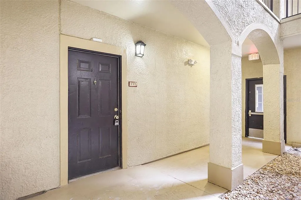 1 bed, 1.0 bath, 837 sqft, $1,350 — Photo 3
