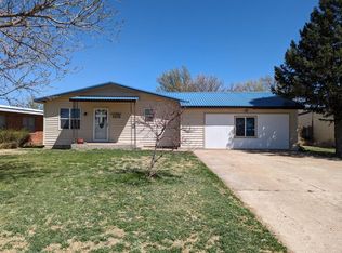 105 N Memorial Dr, Hooker, OK 73945