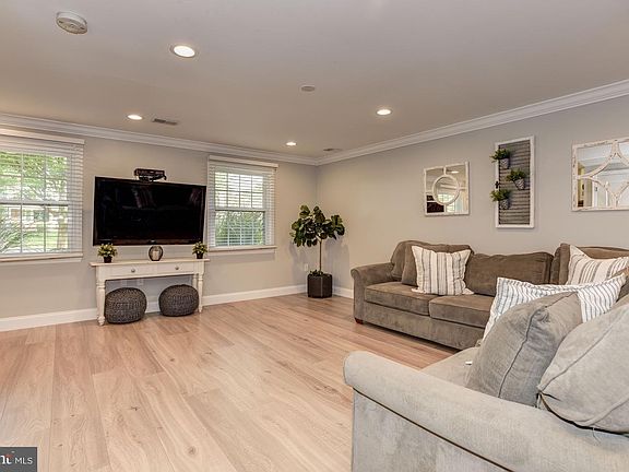 5th image of 5036 Baffin Bay Ln