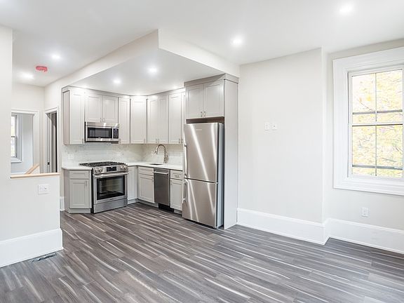 3rd image of 45 Clarendon St #0