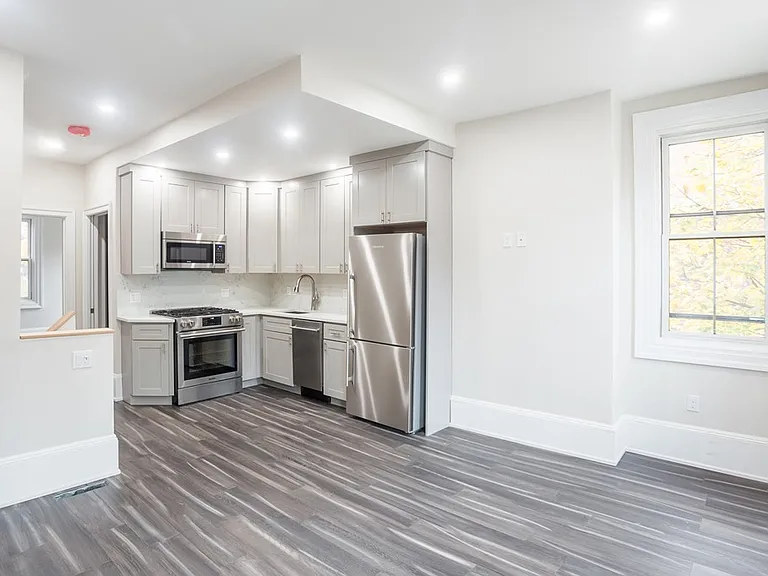 45 Clarendon St #0 — Photo 3
