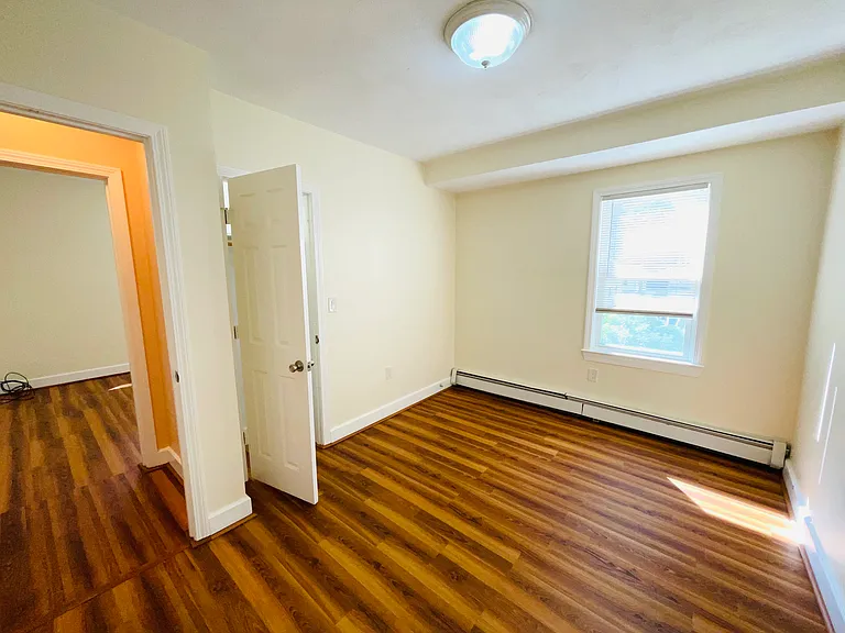 137 W Selden St #1 — Photo 14