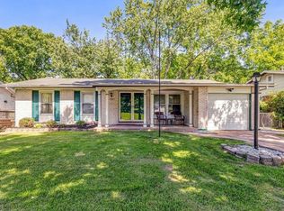 11327 Birmingham Ct, Saint Louis, MO 63138