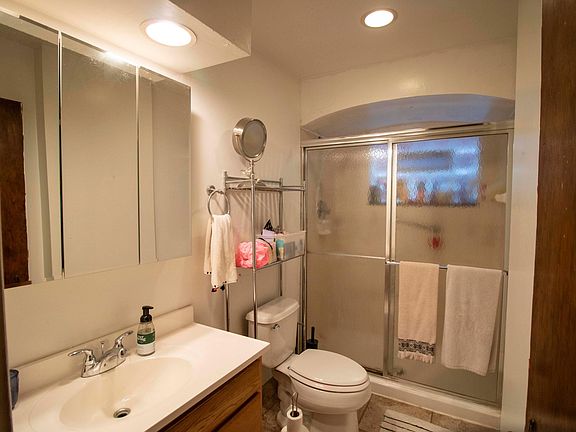 4th image of 1493 Ashland Ave