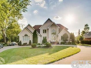 6899 Donaldson Rd, Troy, MI 48085