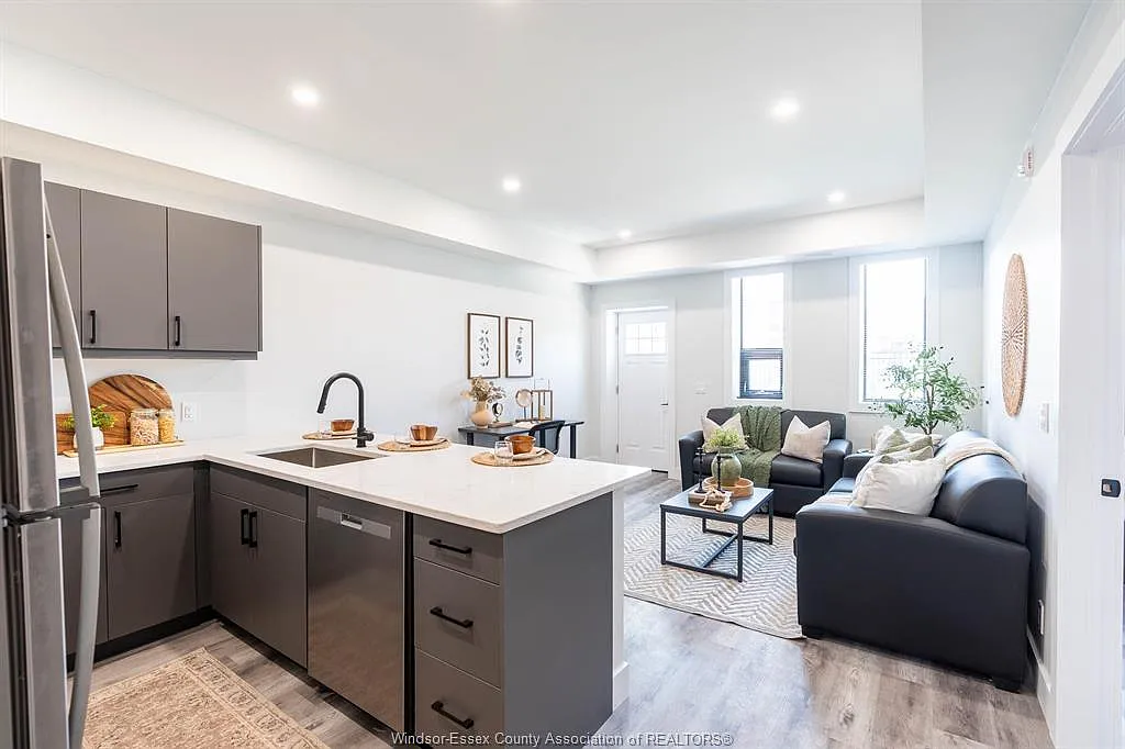 2 bed, $2,000 — Photo 1