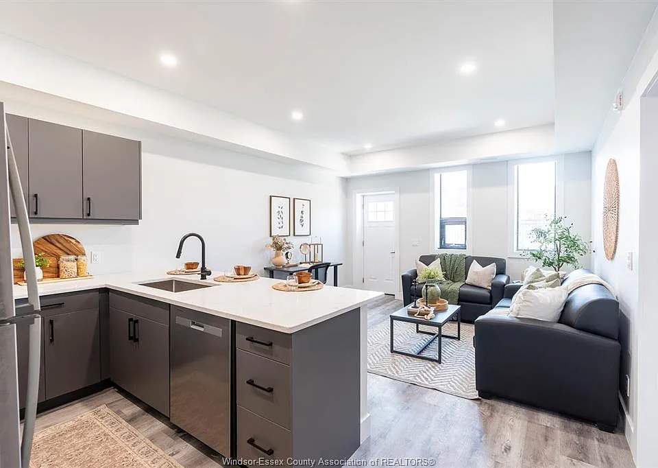 930 Marion Ave #101