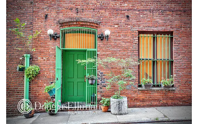 Sold by Douglas Elliman | media 15