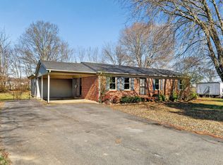 5 Walker Ln, Fayetteville, TN 37334