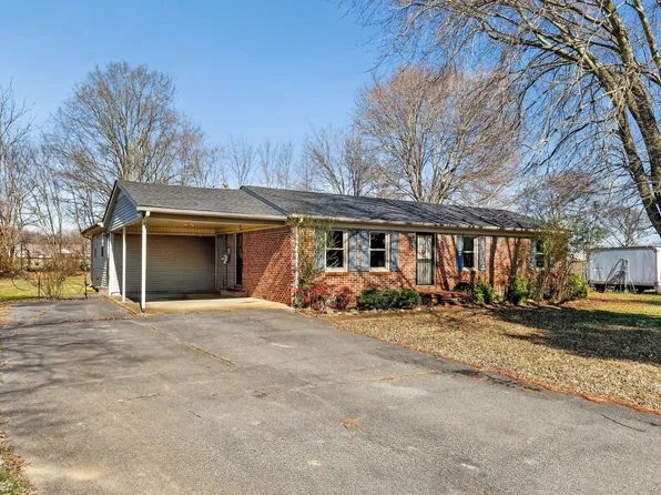 5 Walker Ln, Fayetteville, TN 37334