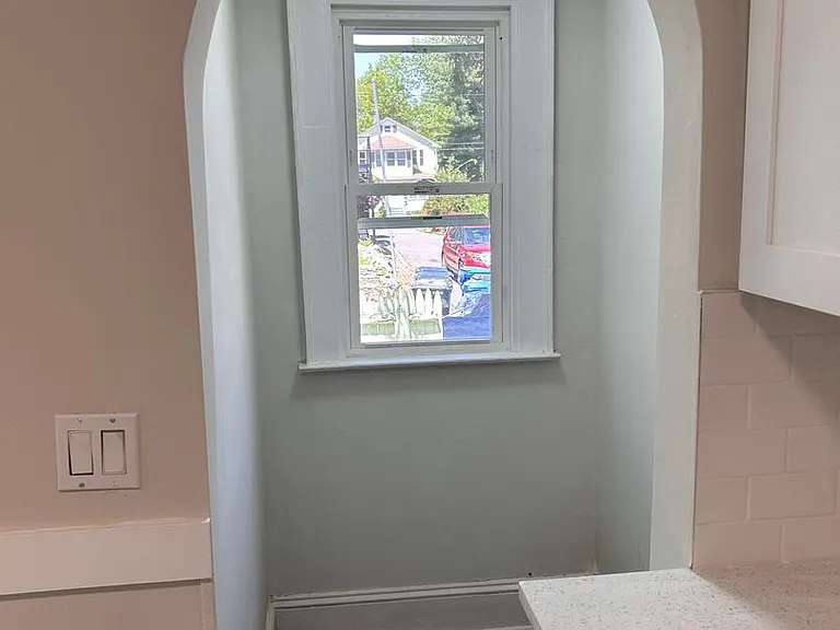 22 Lilac St — Photo 3