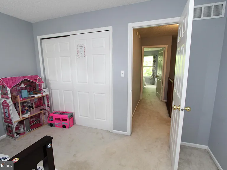 6 Halstead Pl — Photo 28