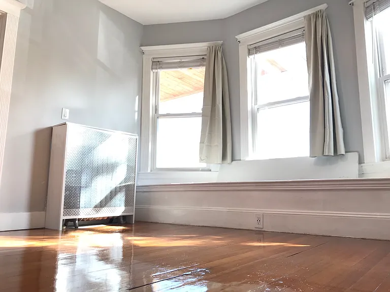 1 Haley St — Photo 2