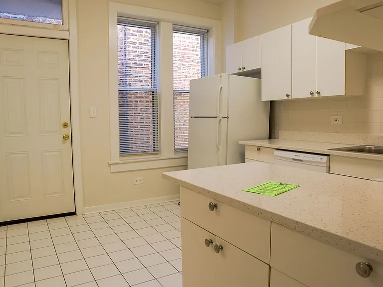 1400 W Taylor St — Photo 15