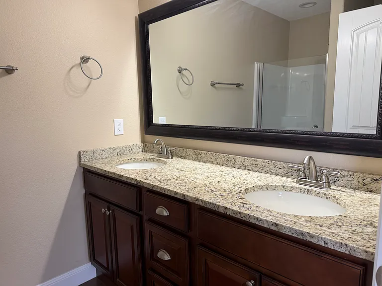 2515 S Willard Ave — Photo 10