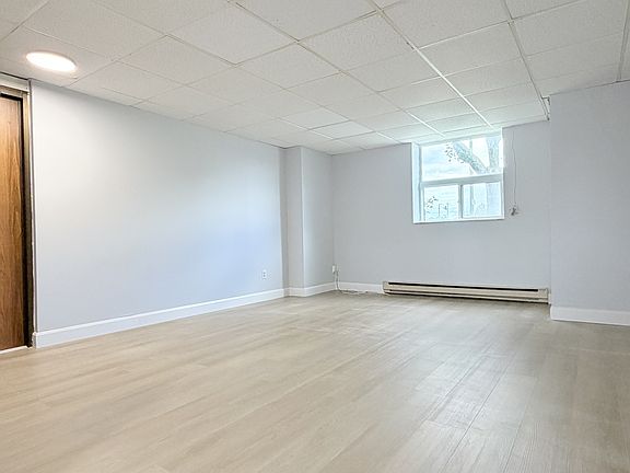 3rd image of 1071 McDougall St #102