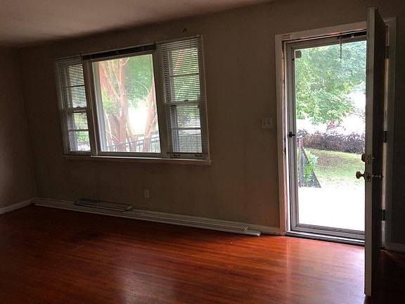 4th image of 2929 Donna Hill Dr
