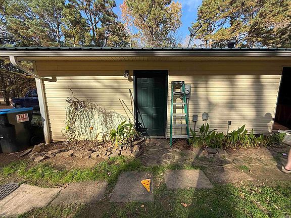 2nd image of 5 Crystalwood Dr