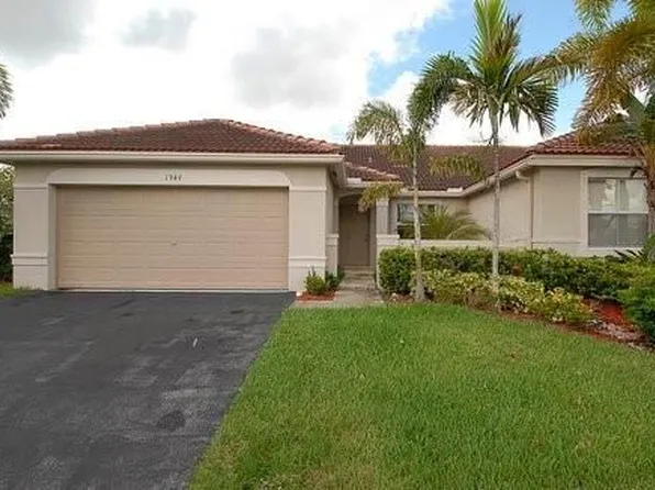 1949 Cygnus Ct, Fort Lauderdale, FL 33327