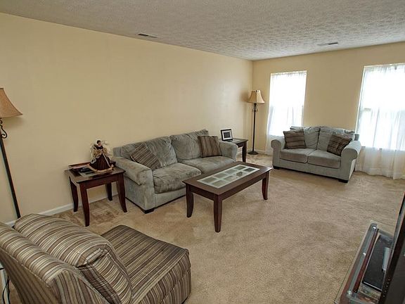 3rd image of 61 Eastpointe Dr