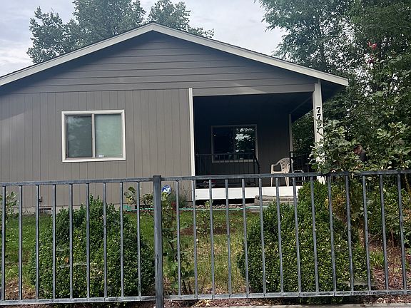 5th image of 775 SE 2nd St