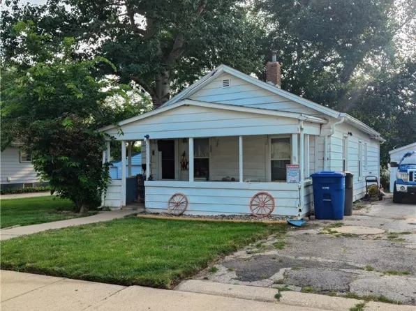 2802 E 37th Ct, Des Moines, IA 50317
