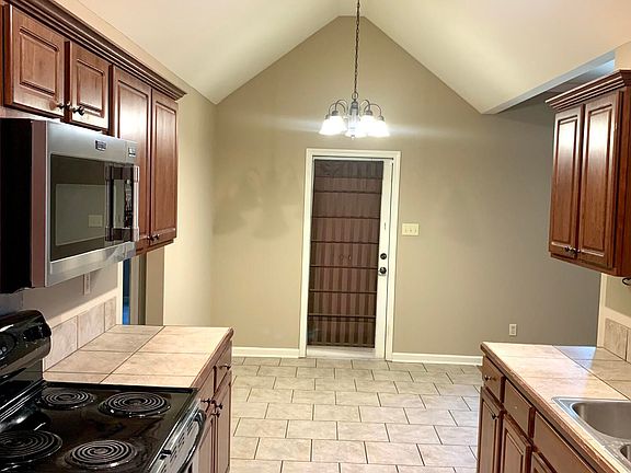 2nd image of 104 Pelican Haven Cv