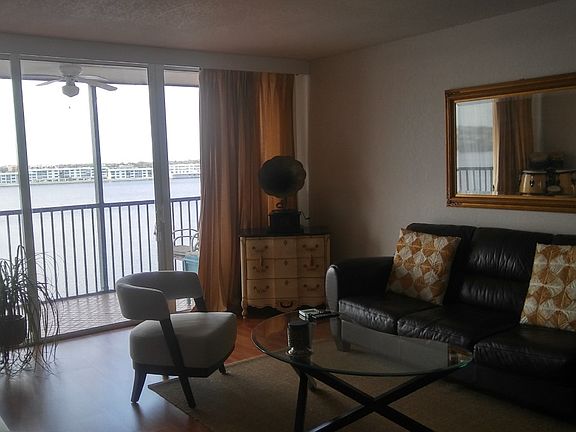 2nd image of 1075 NE Miami Gardens Dr APT 604W