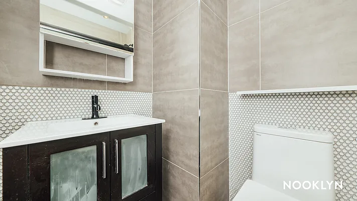 Rented by Nooklyn NYC LLC | media 31