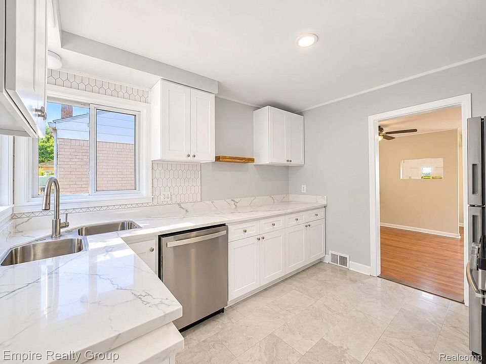 1765 Kings Hwy, photo 18