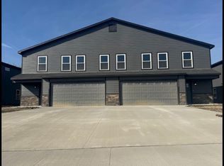 4437 SE Gemstone Ln, Topeka, KS 66609