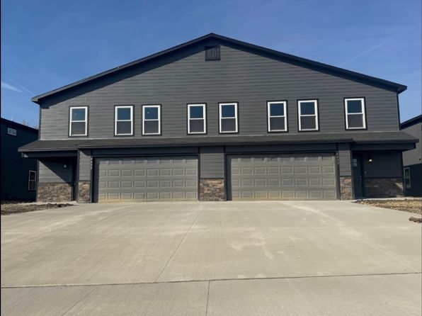 4437 SE Gemstone Ln