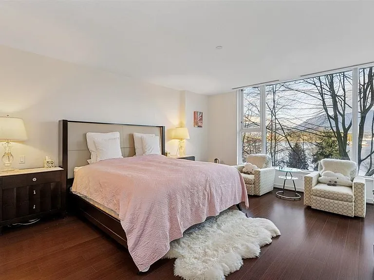 1139 Cordova St W — Photo 16