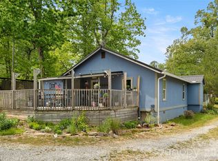 28 Cathys Cove Rd, Hendersonville, NC 28792