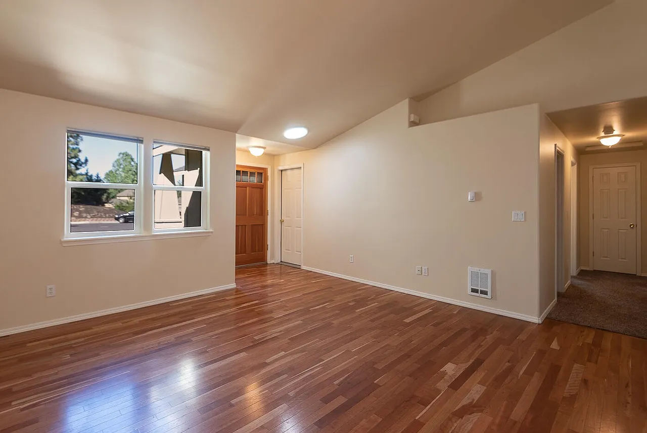 3 bed, 1032 sqft, $2,750 — Photo 4