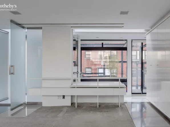 23 Beekman Place image 19 of 25