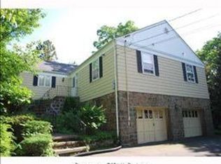 212 Blake Rd, Hamden, CT 06517