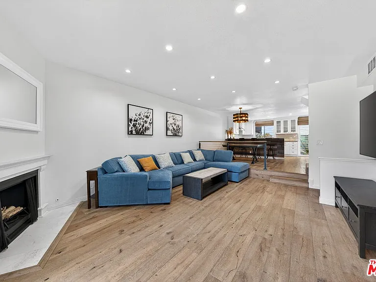 8611 Burton Way #4 — Photo 3